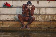 Day 4 – Bath at Ganges II. Varanasi, India(#1431), Sun 02 December 2007