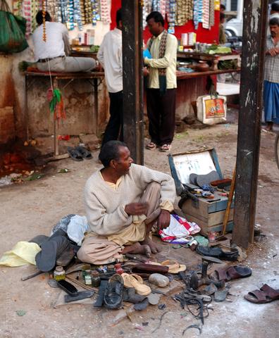 Day 3: Images from Rickshaw 1: Cobbler, Varanasi, India(#1412)