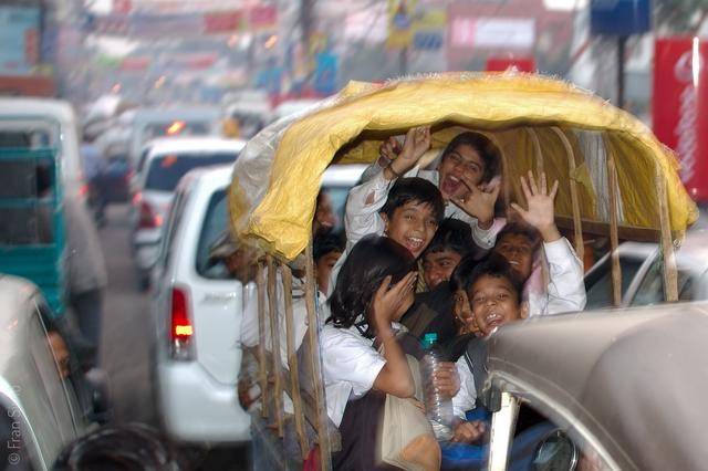 Day 3 – Images from Rickshaw 6: They go to school. Varanasi, India(#1417)
