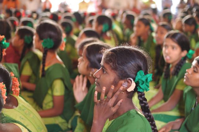 Deafs singing, Kalankari Center, B. K. Samudram, India(#1514)